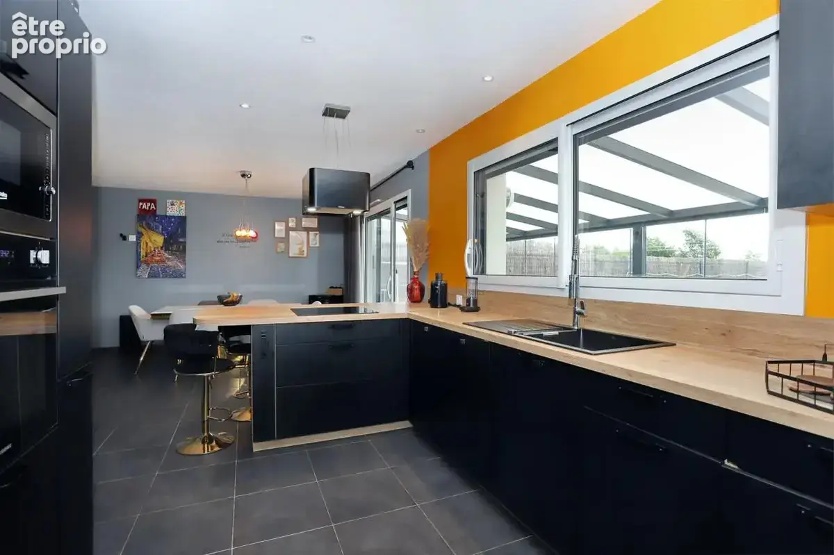 Maison de 5 pièces de 112 m² situé à Cintré - photo 6