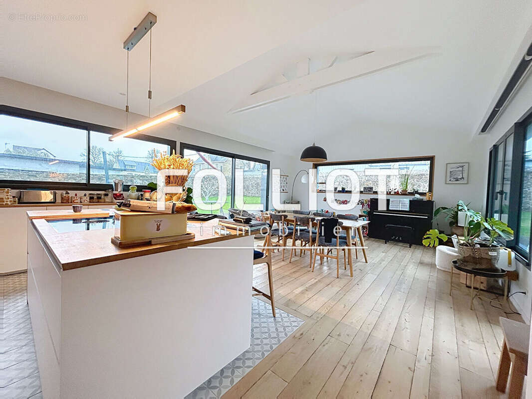 Maison à SAINT-PAIR-SUR-MER