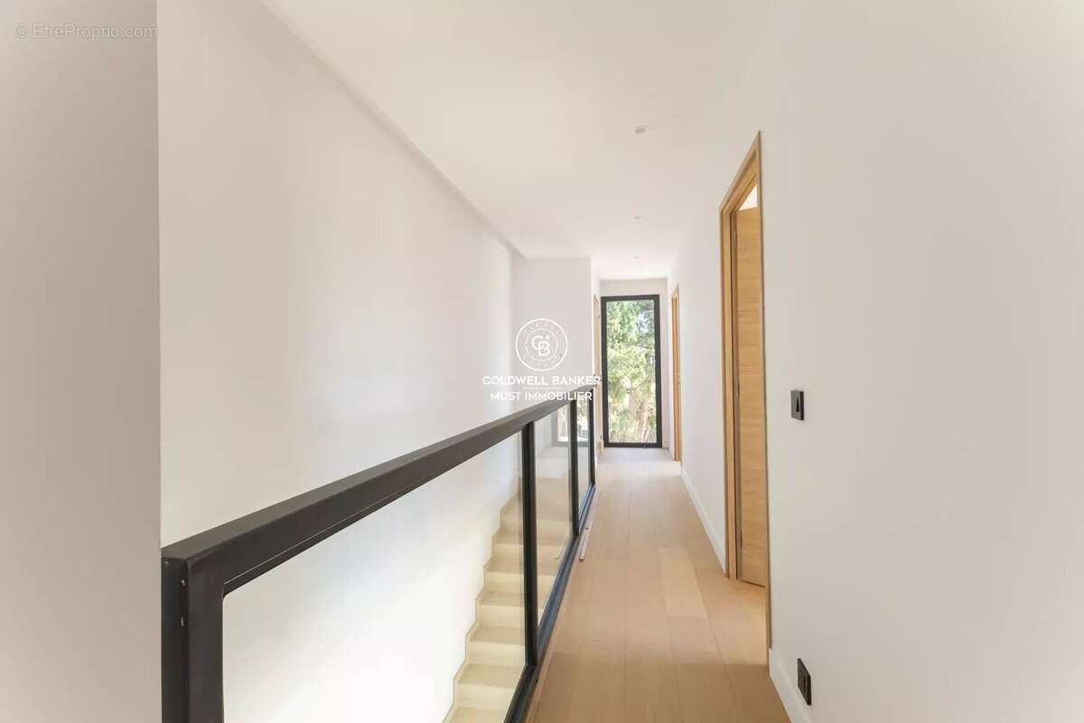 Maison 121 m² à Saint-Cyprien  - photo 9