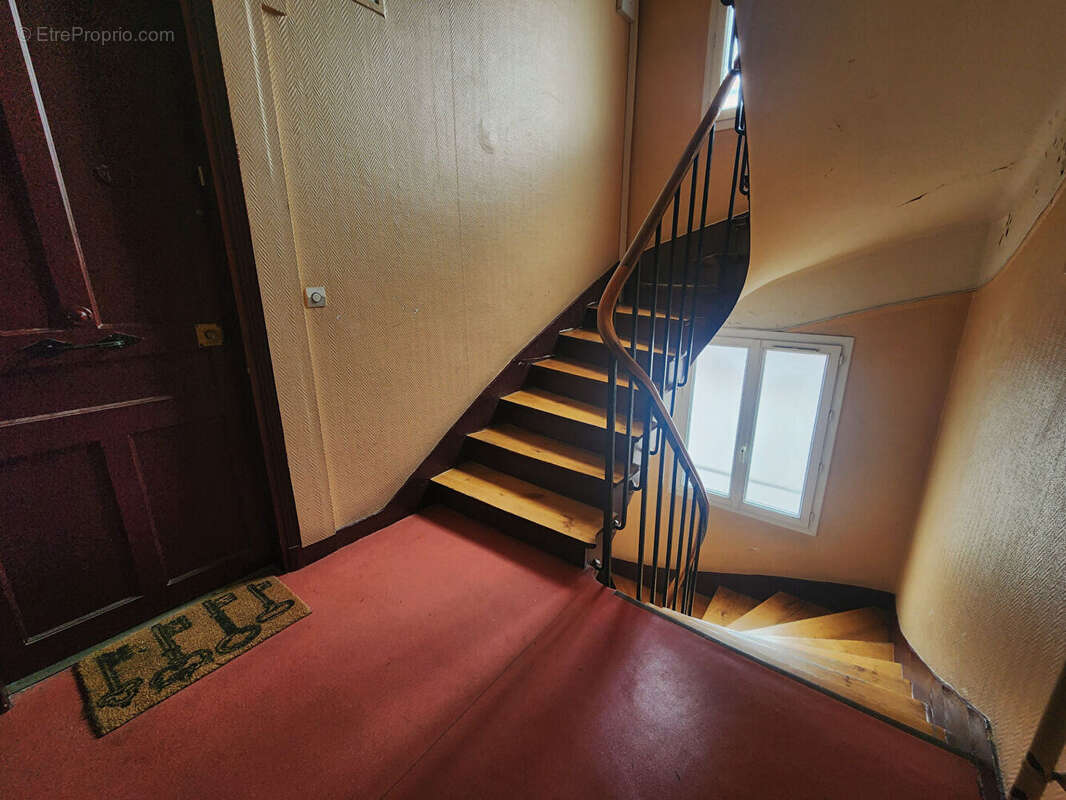 Appartement à LA GARENNE-COLOMBES