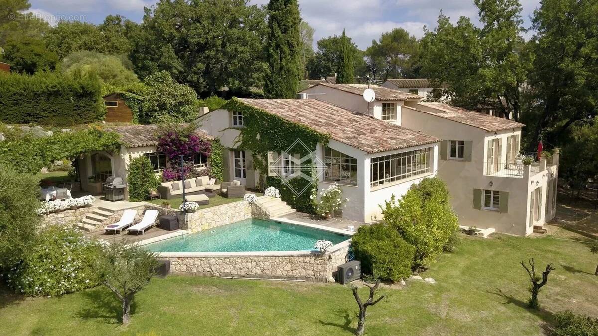 Maison à VALBONNE