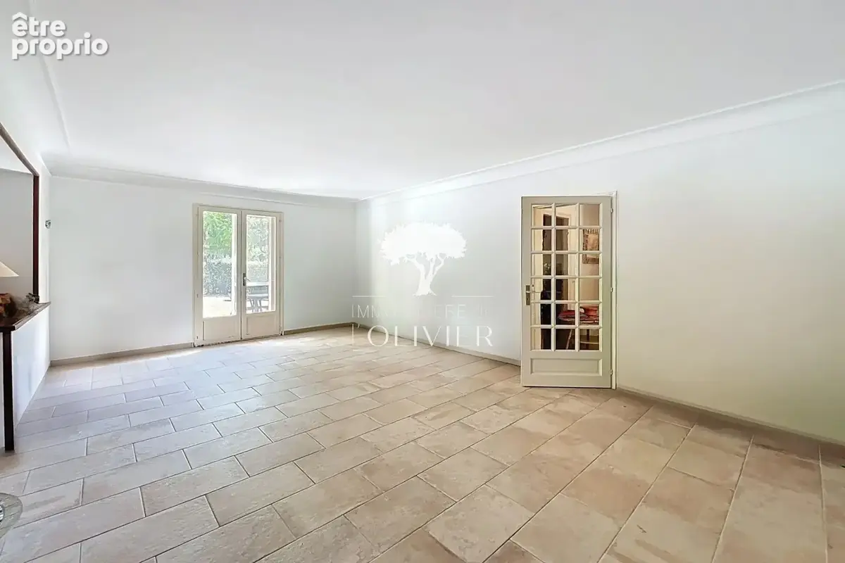 Maison 7 pièces 250 m² à vendre à Saint-Saturnin-Les-Apt (84490) - photo 7