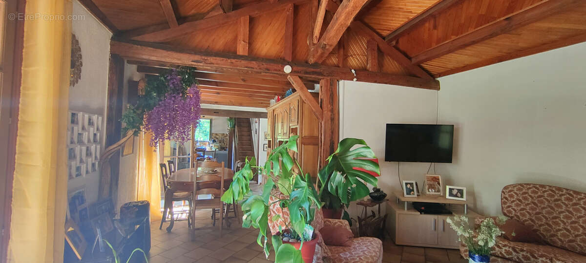 Autre à PARENTIS-EN-BORN