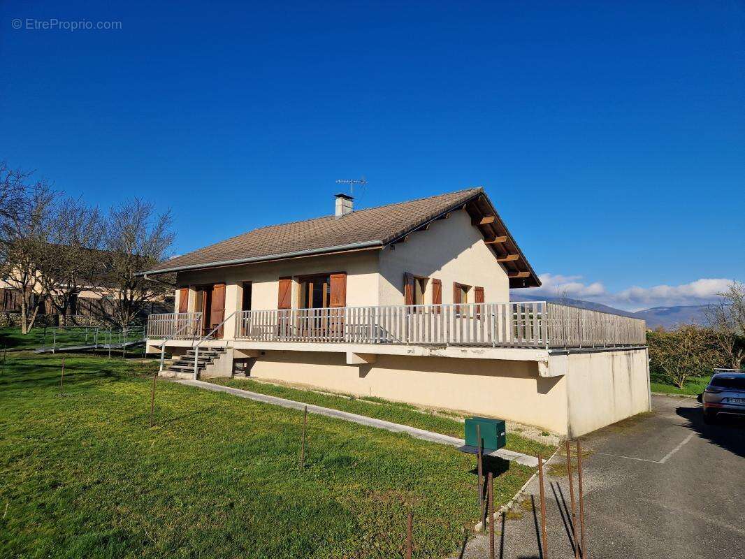 Maison à SALES