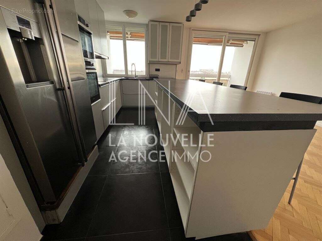 Appartement à LES LILAS