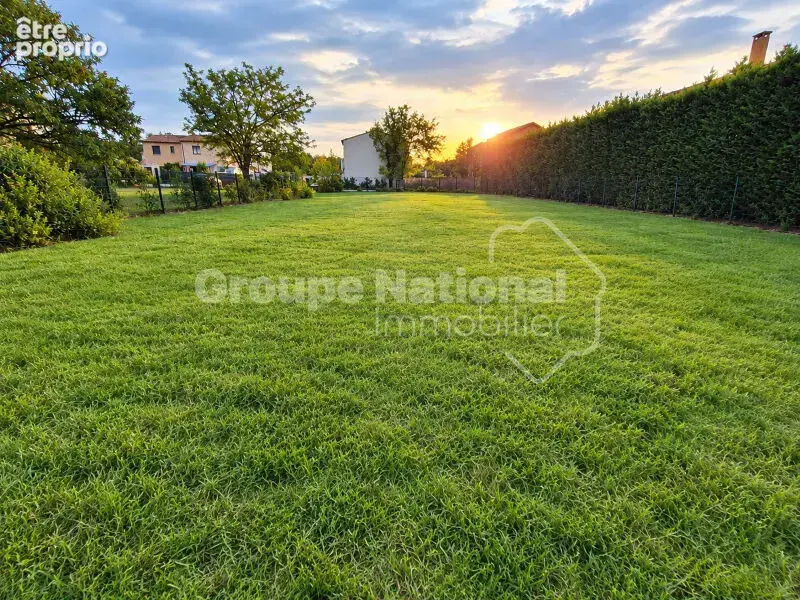 Terrain constructible Sauveterre 1360 m2 - photo 3