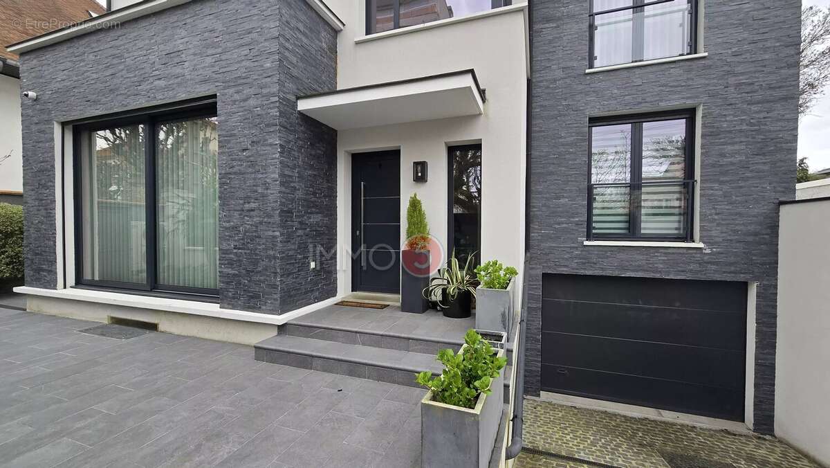 Maison à LES PAVILLONS-SOUS-BOIS