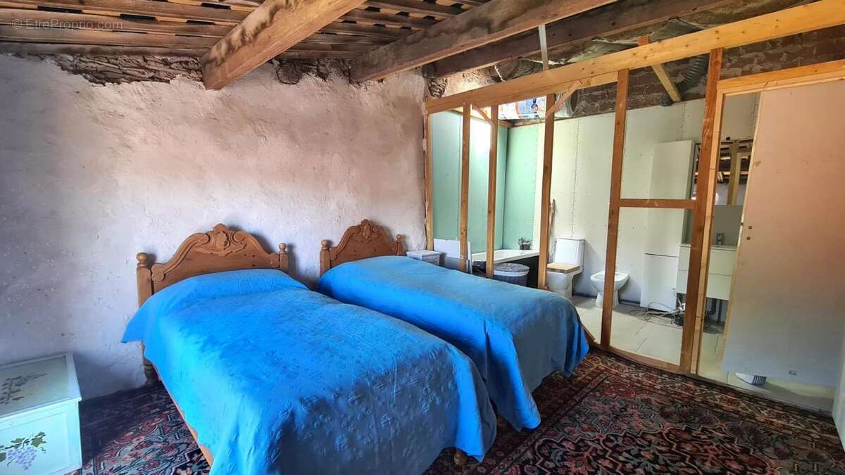 Maison à CABREROLLES