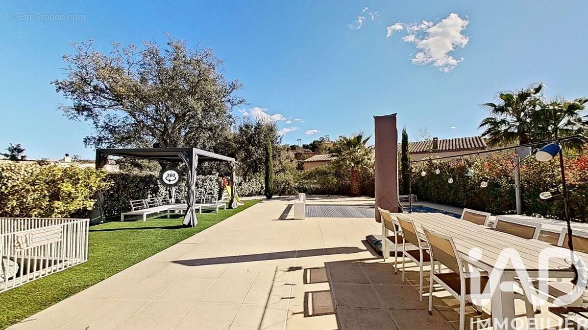 Photo 4 - Maison à ROQUEBRUNE-SUR-ARGENS