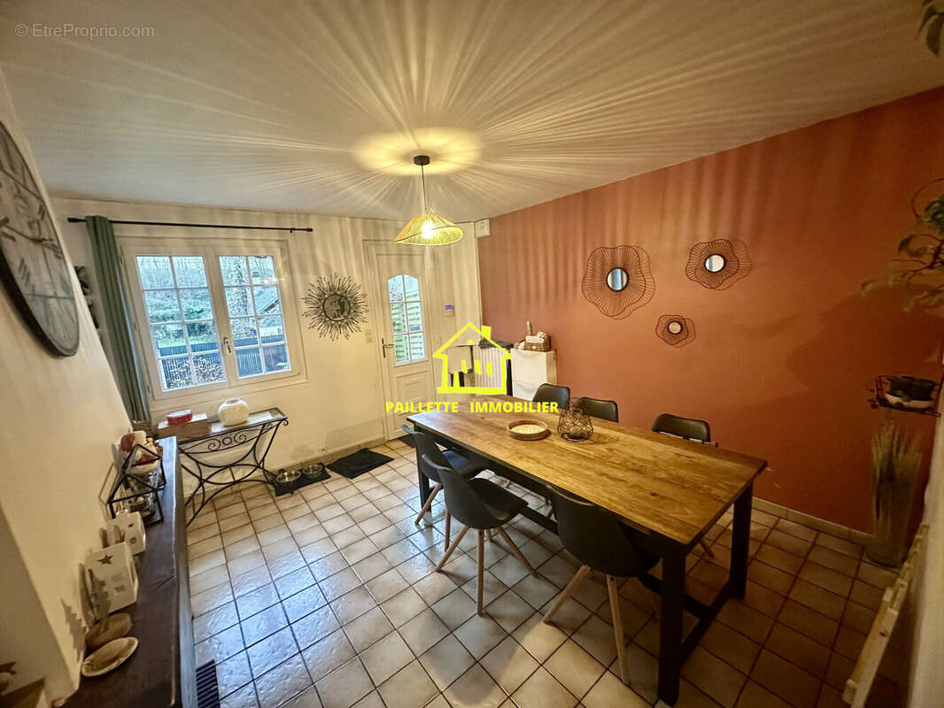 Maison à SAINT-LAURENT-DE-BREVEDENT