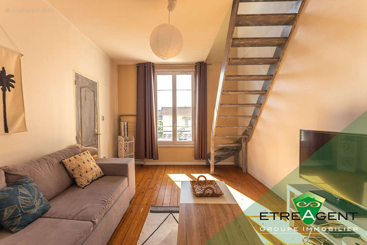 Appartement à L&#039;HAY-LES-ROSES