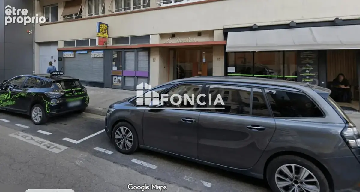 Local commercial loué centre ville - photo 2