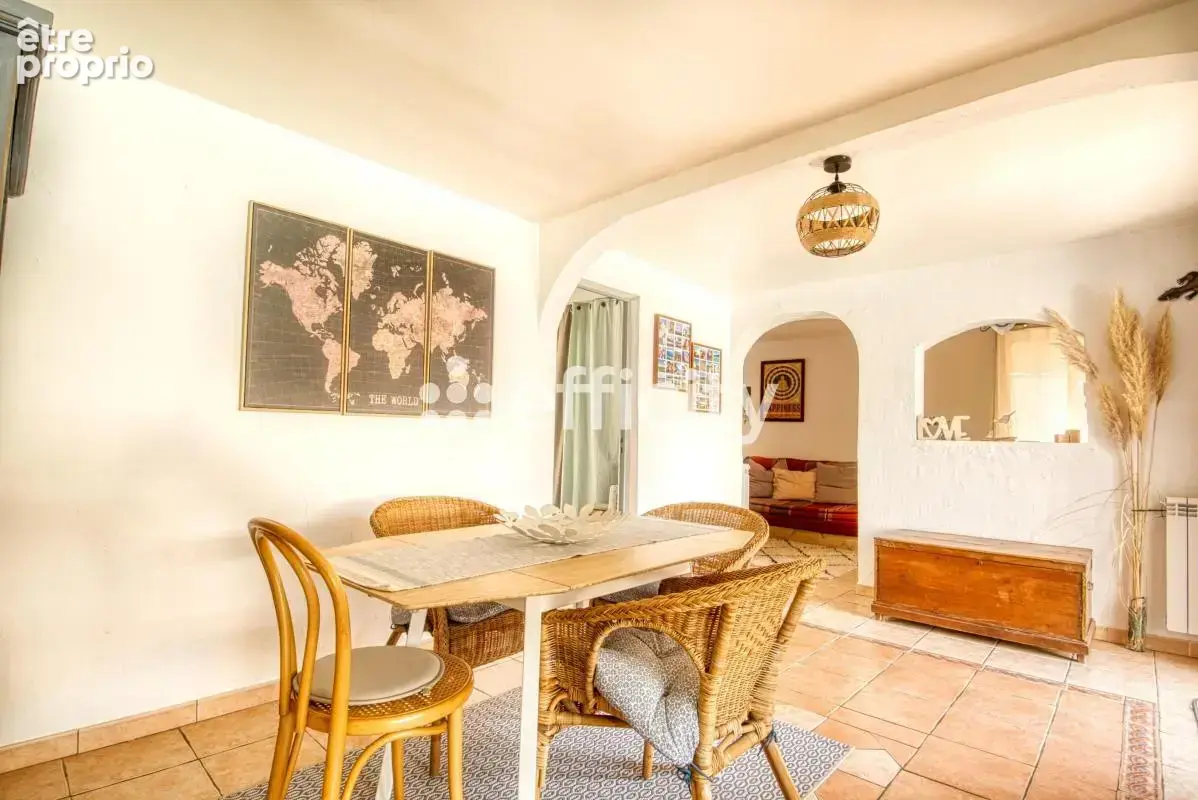 Maison 97 m² à Saint-Mitre-Les-Remparts  - photo 6