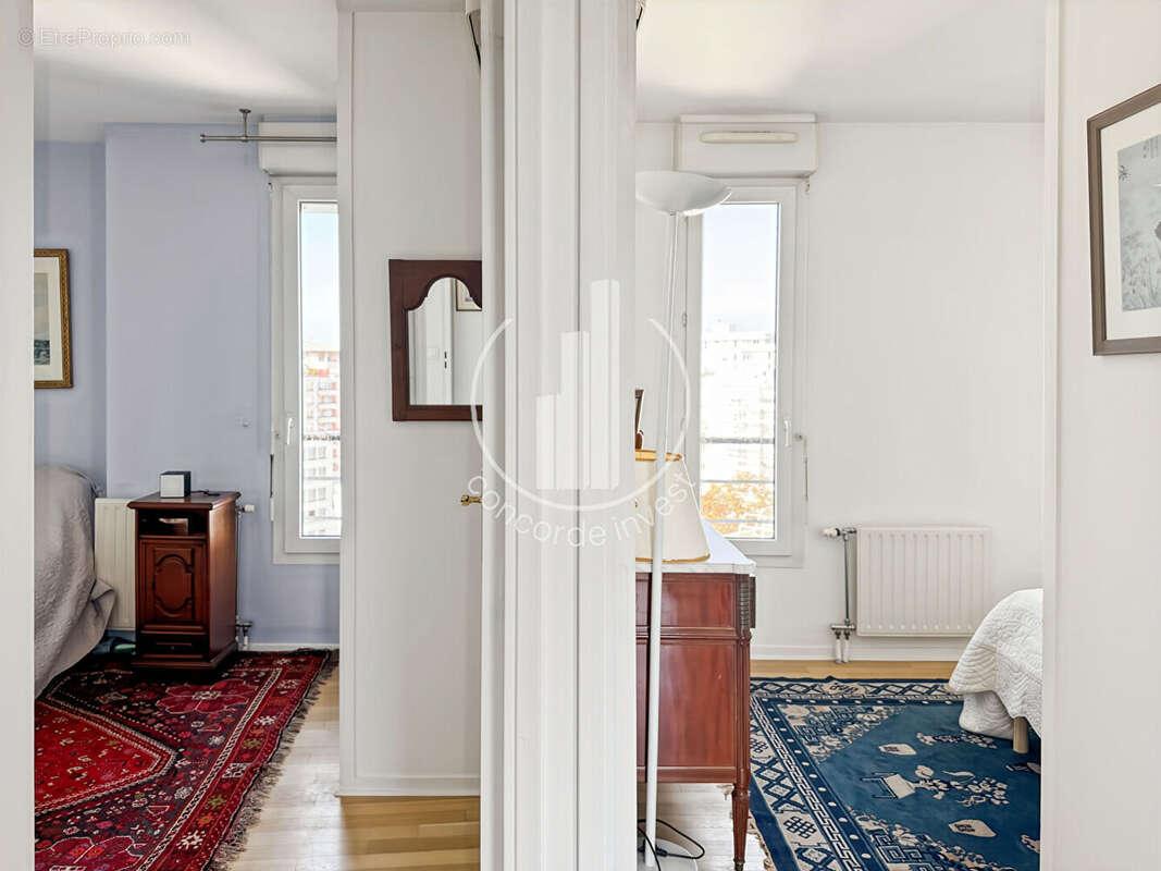 Appartement à COURBEVOIE