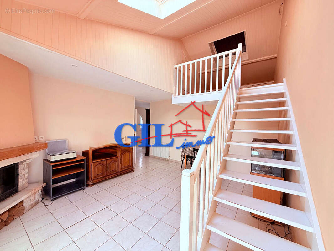 Maison à SAVIGNY-LE-TEMPLE