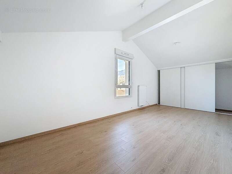 Appartement à BRENTHONNE