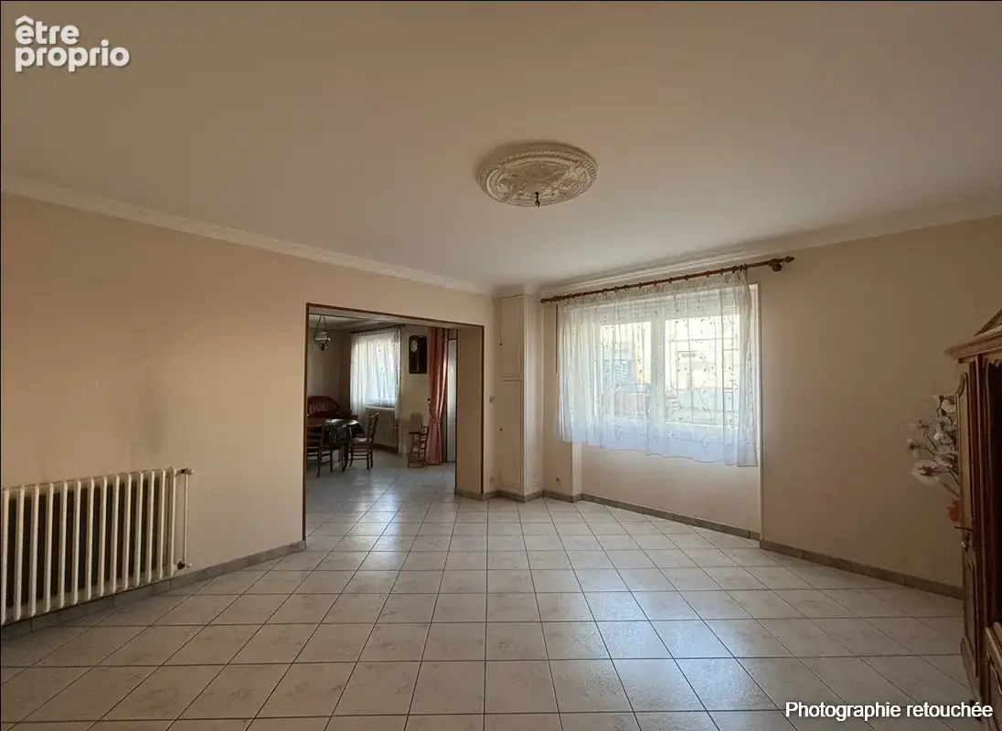 Trélazé   Maison de ville avec fort potentiel - photo 3