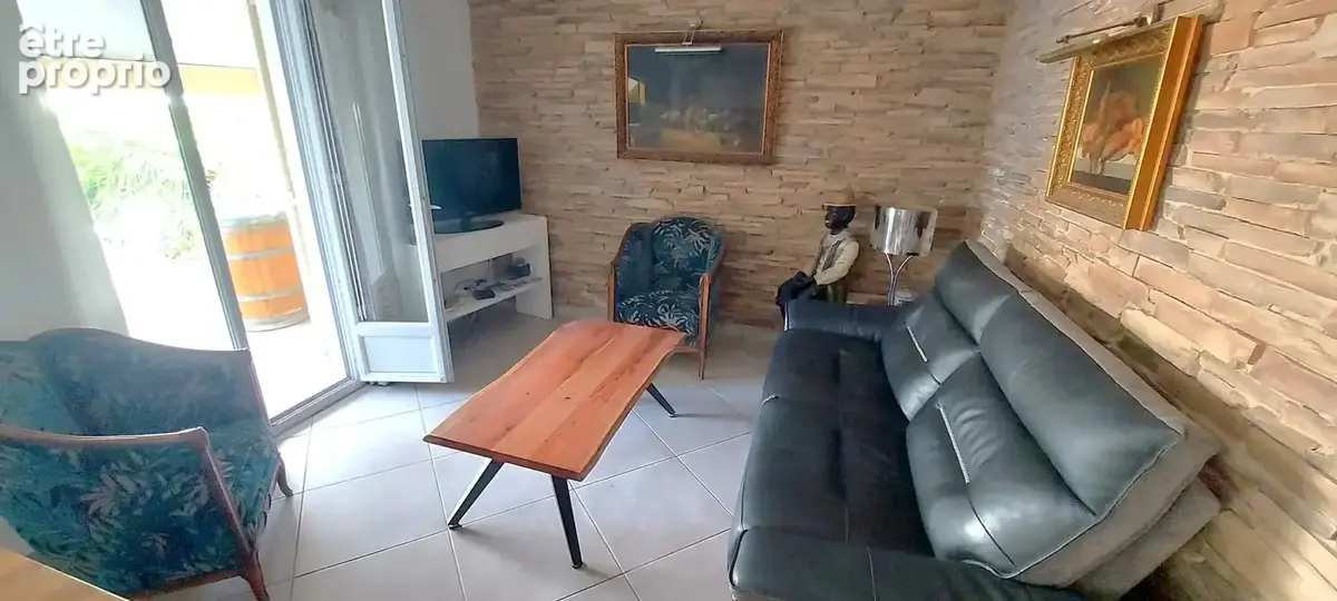 Villa T4/5 de plain-pied avec piscine, ainsi qu'un appartement T2 indépendant et des dépendances. - photo 11