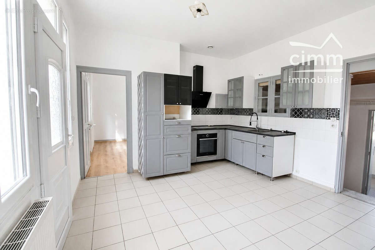 Maison 71 m² à Saint-Simeon-De-Bressieux  - photo 5