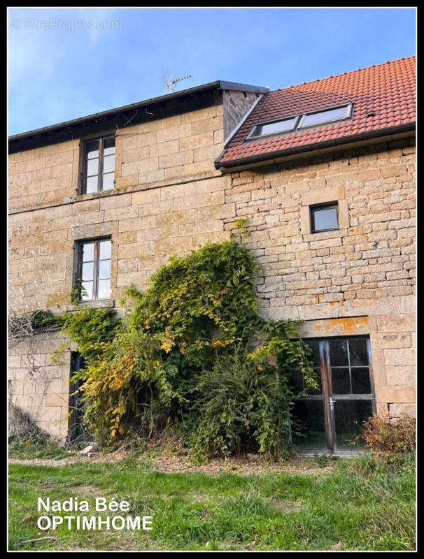 Maison à SAINT-PIERRE-BELLEVUE