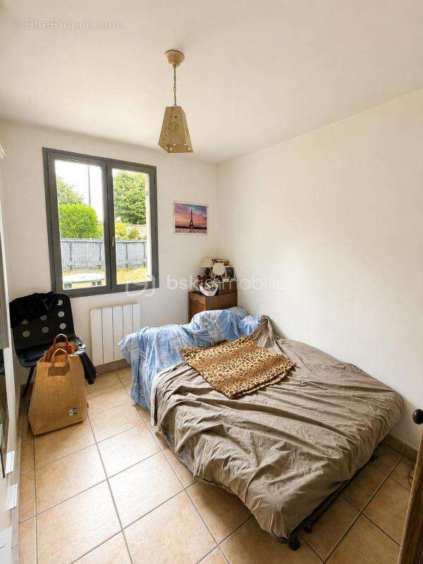 Maison plain-pied 100 m² 4 chambres à vendre - Terrain 1100 m² avec piscine - photo 7