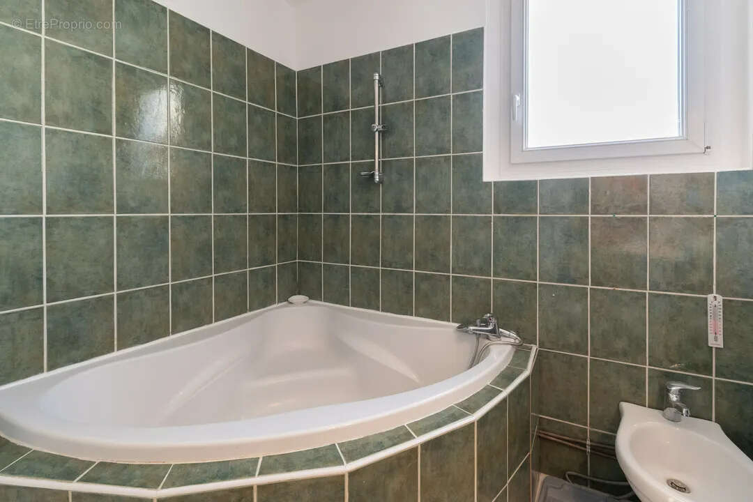 Appartement à SIX-FOURS-LES-PLAGES