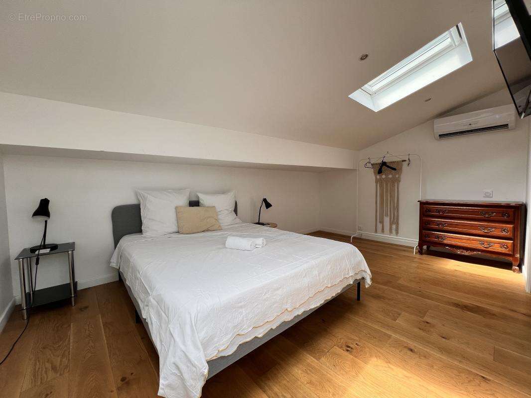 Rue des Changes – Rare T4 de 109 m² au dernier étage - photo 7
