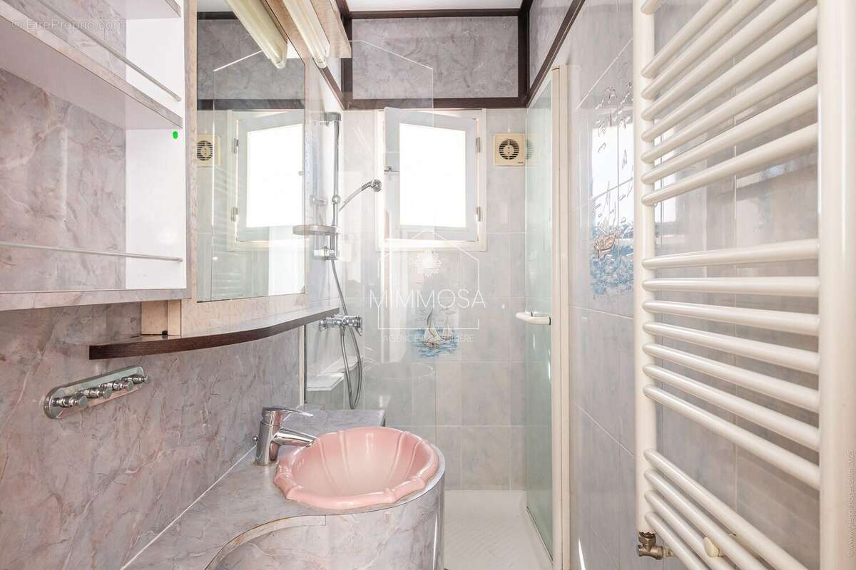 Appartement à LES PAVILLONS-SOUS-BOIS