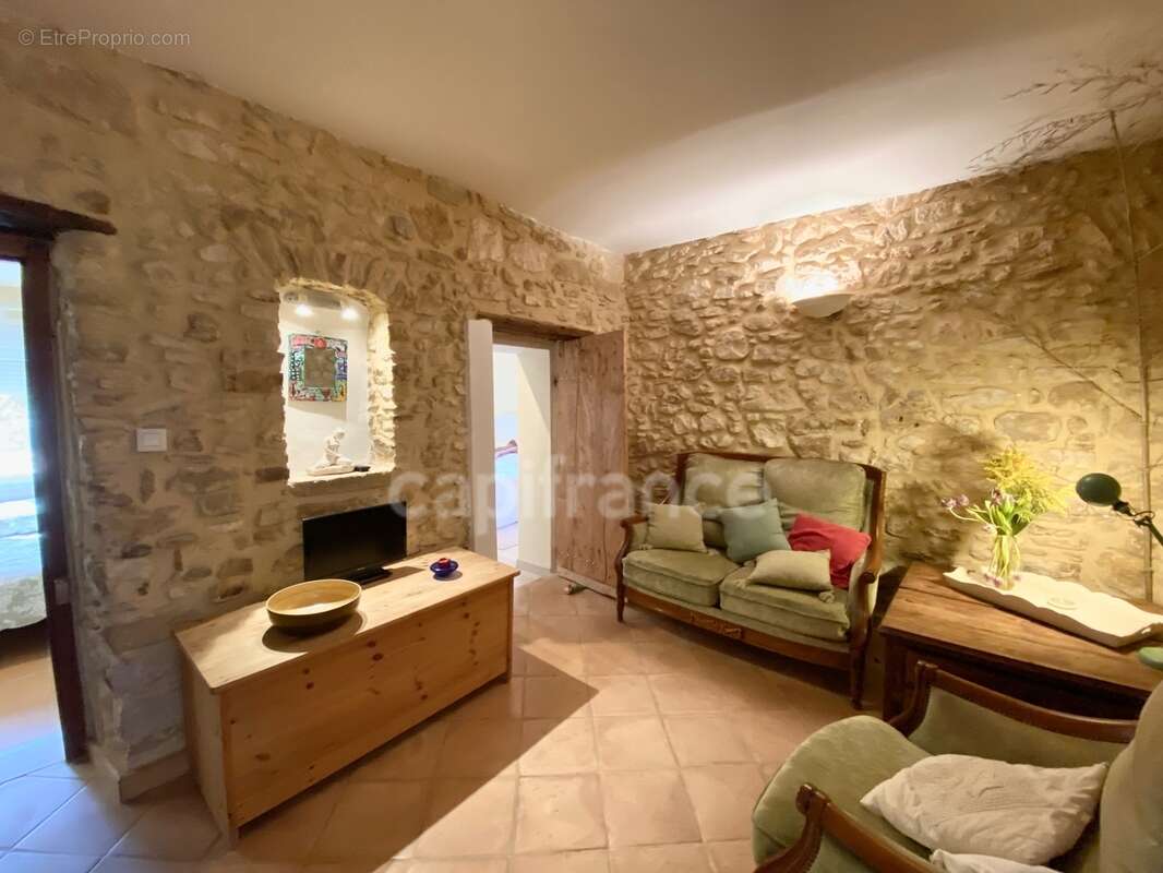Entre Uzès et La Roque-sur-Cèze, Éden Provençal : Mas du XVIIIe & Son Domaine Privé sur 3,3 hectares - photo 20