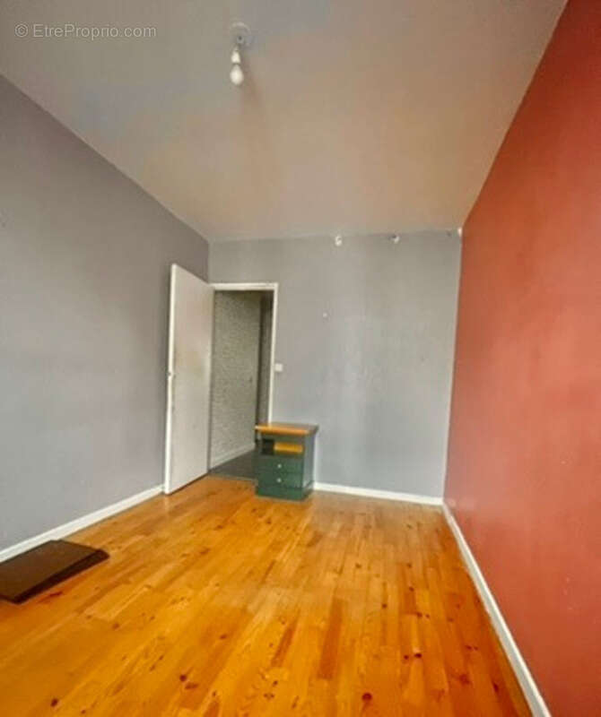 Appartement 80m2 - Parking - Fort potentiel - Quartier Bellevue - Le Mont - LA Jomayère - photo 9