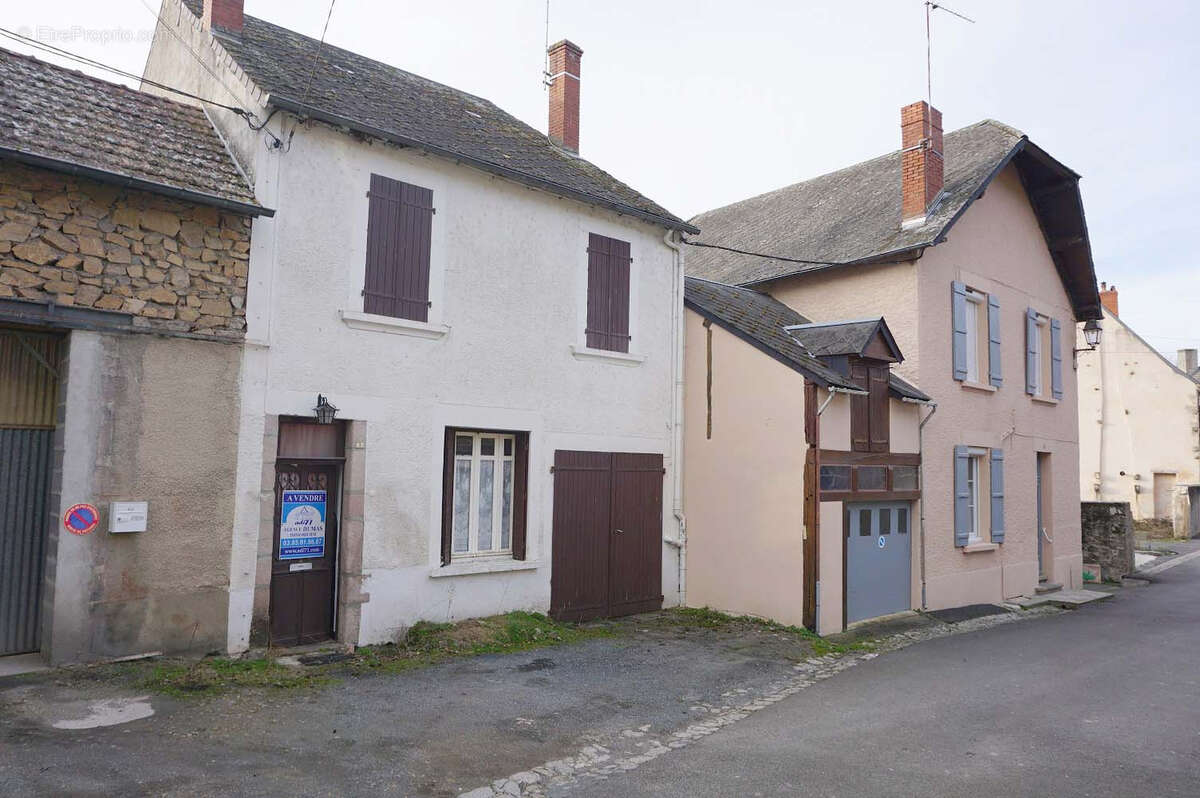 Maison à LUZY