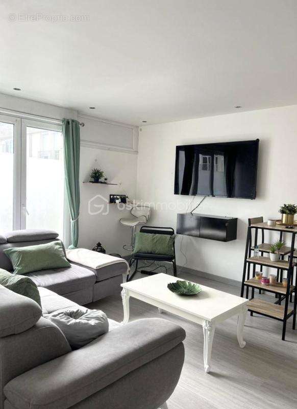 Appartement à SAINT-JEAN-DE-LA-RUELLE
