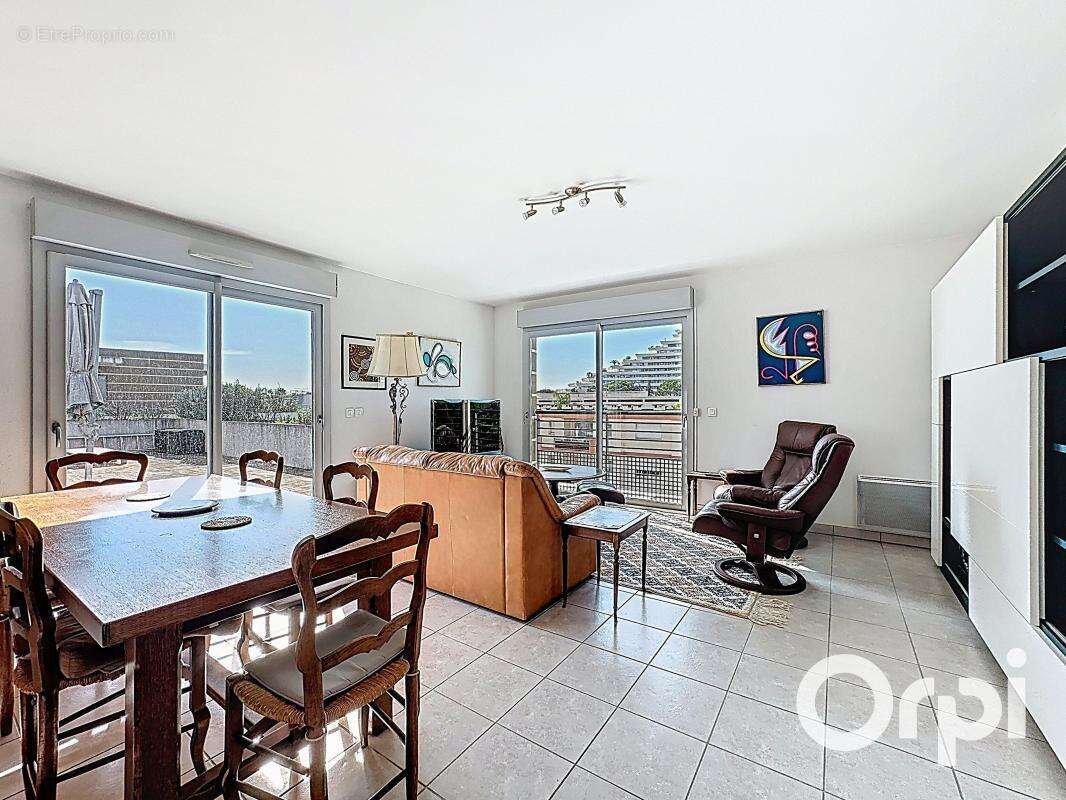 Appartement à VILLENEUVE-LOUBET