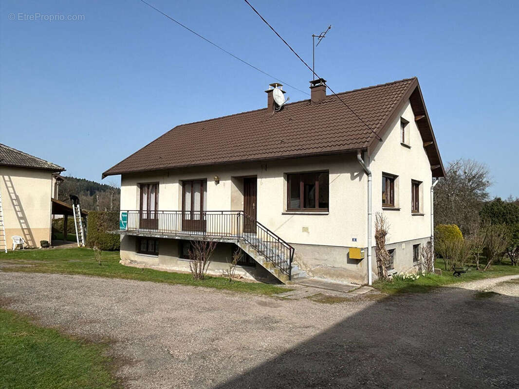 Maison à BLEURVILLE