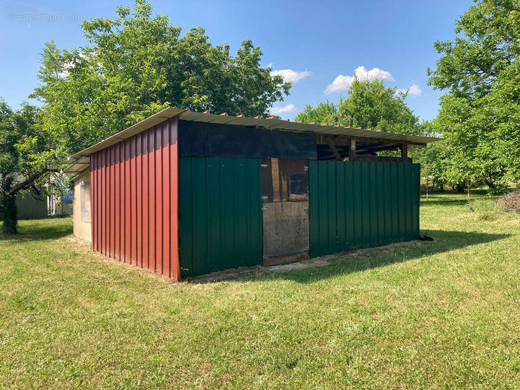 En exclusivite superbe terrain de plus de 2700m² - photo 2