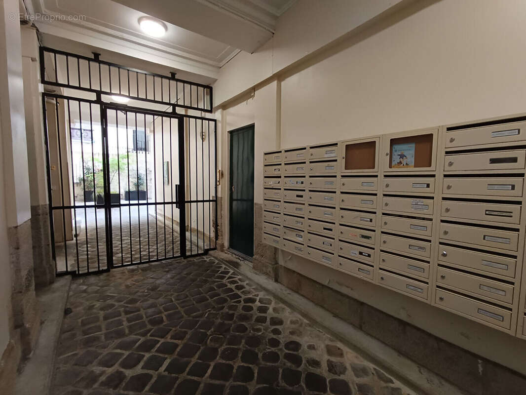 Appartement à PARIS-10E