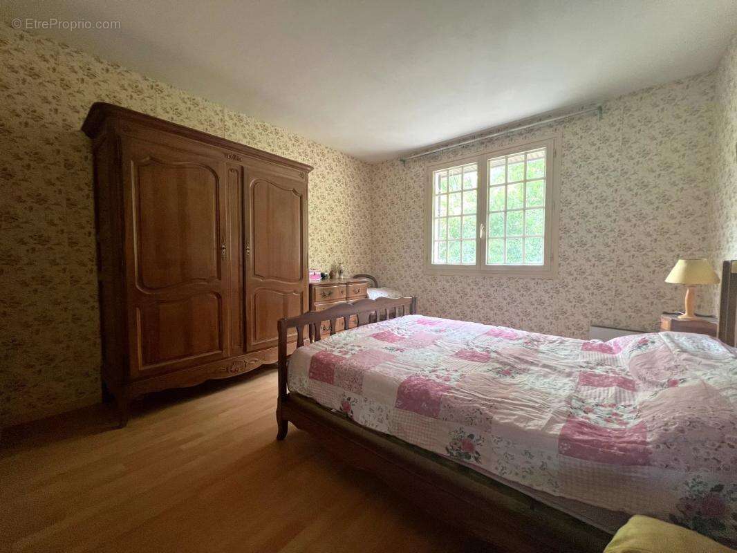 Maison à LES CLAYES-SOUS-BOIS