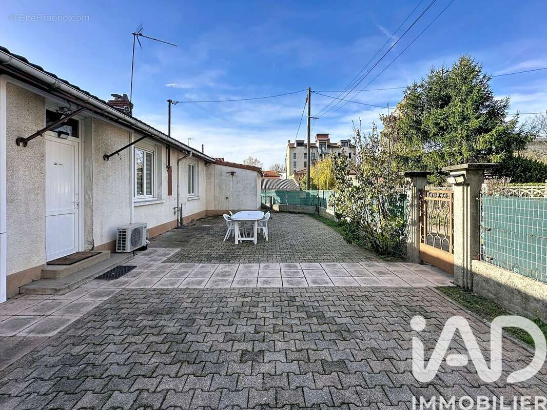 Photo 2 - Maison à VENISSIEUX