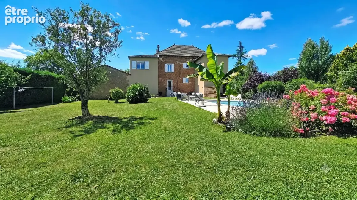 Gleizé - Maison familiale de 280m2 - Terrain 1600m2, Piscine - Grange de 100m2 - photo 2