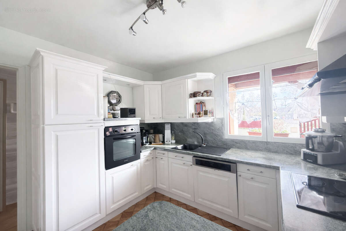 Maison à OZOIR-LA-FERRIERE