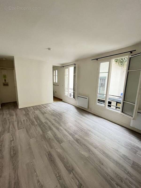 Appartement à PARIS-14E
