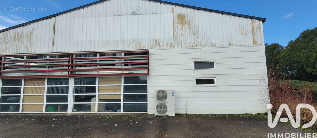 Photo 3 - Parking à LA VERGNE