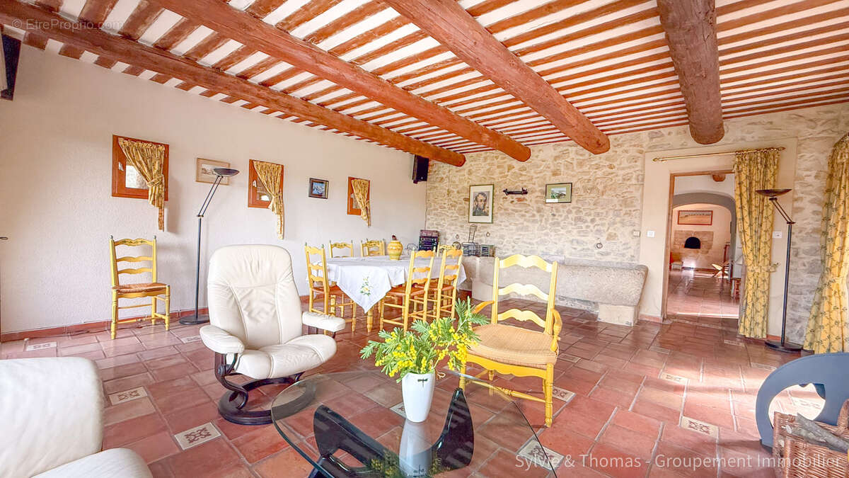 Maison à CADEROUSSE