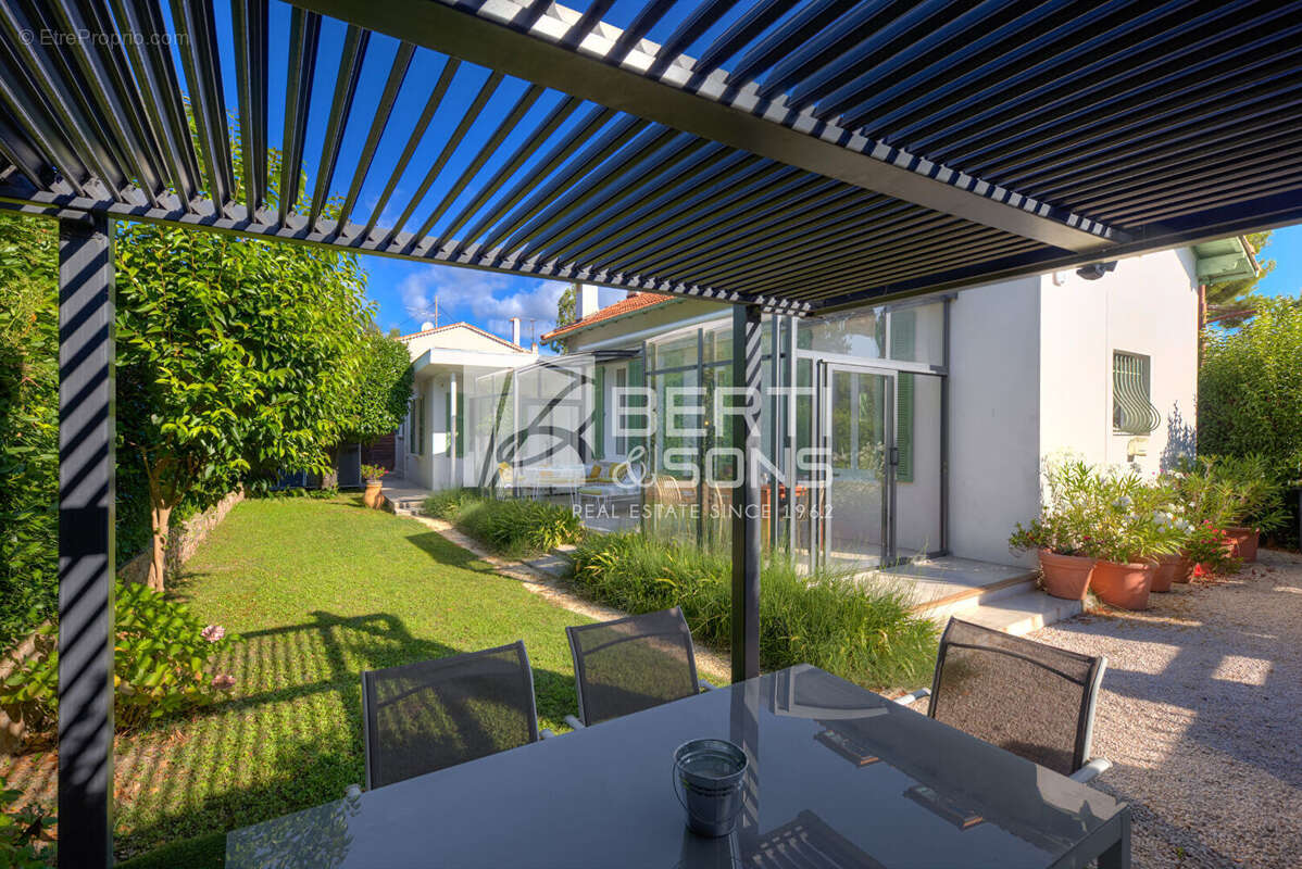 Maison à MANDELIEU-LA-NAPOULE