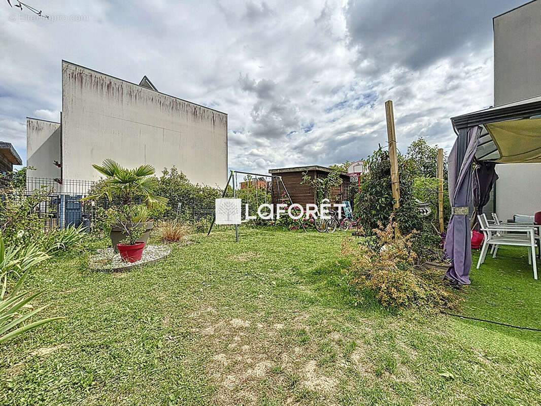 Maison à MOISSY-CRAMAYEL