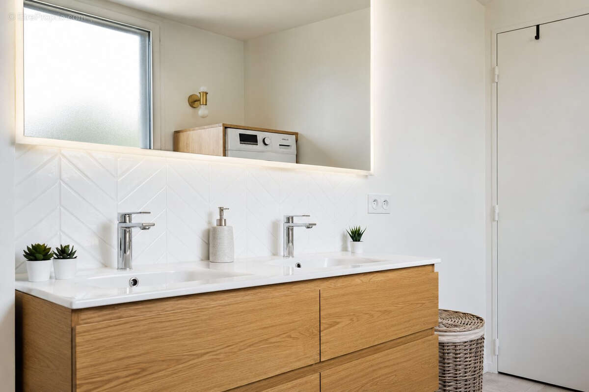 Appartement à LA CHAPELLE-DES-FOUGERETZ