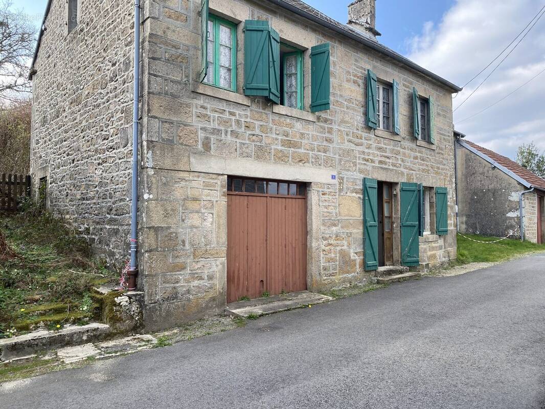 Maison à ROYERE-DE-VASSIVIERE