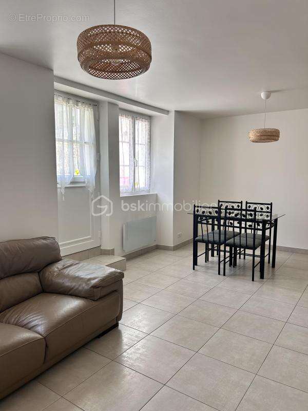 Appartement T3 rénové avec jardin privatif, grand balcon et vue nature au centre de Cambo-les-Bains - photo 6