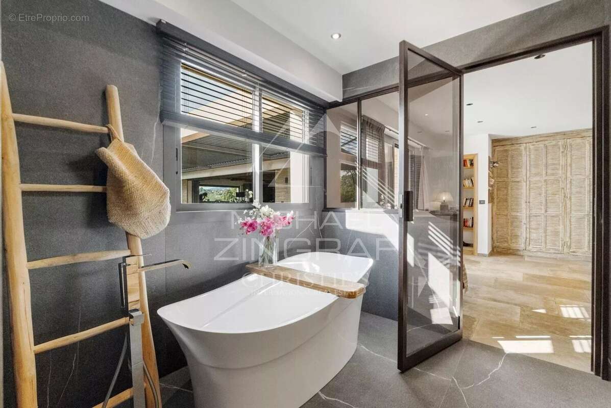 Maison à MOUGINS