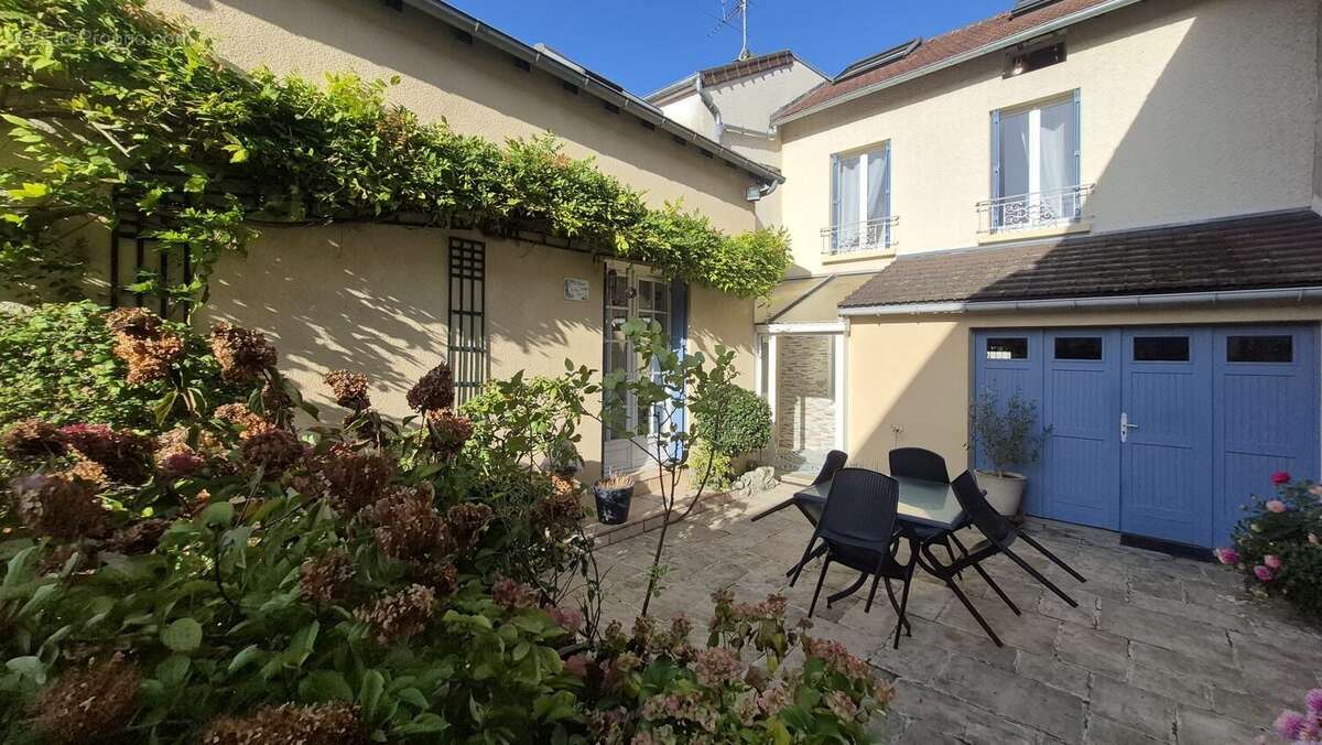 Maison à AULNAY-SUR-MAULDRE